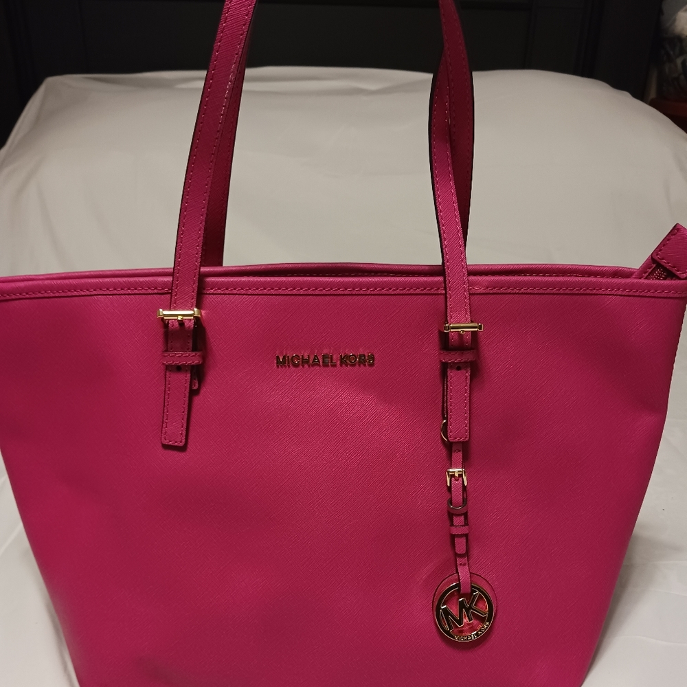 AUTHENTIC MICHAEL KORS TZ TOTE IN SAFFIANO LEATHER